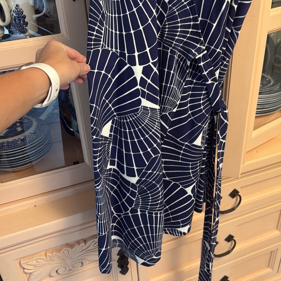 Tori Richard Honolulu Wrap Dress - Picture 5 of 12